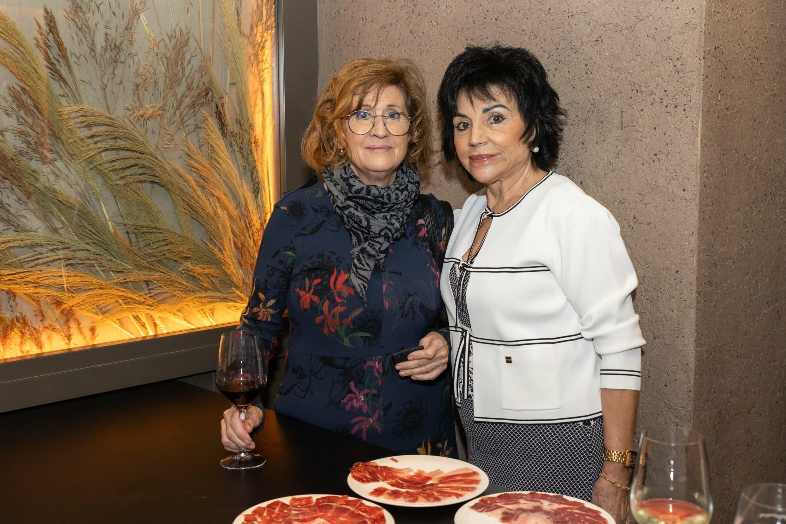 Invitadas en la inauguración Amicitia