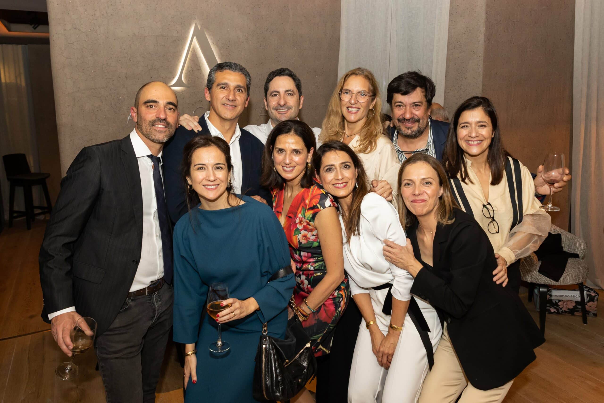 Juan Carlos Navia, Oscar Villafana, Pedro Bureo, Pati Villafana, Walter, Mariana, Oswaldo, Eva Ruan, Beatriz Villafana, Mónica Villafana y Nati Gutiérrez en la inauguración del Restaurante Amicitia de Madrid.